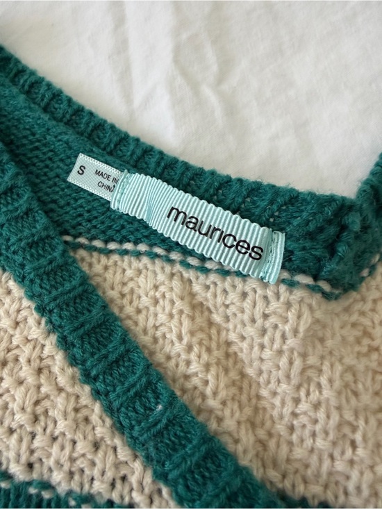 Maurices Sweaters - Maurices Green and Cream Chevron V-Neck Sweater